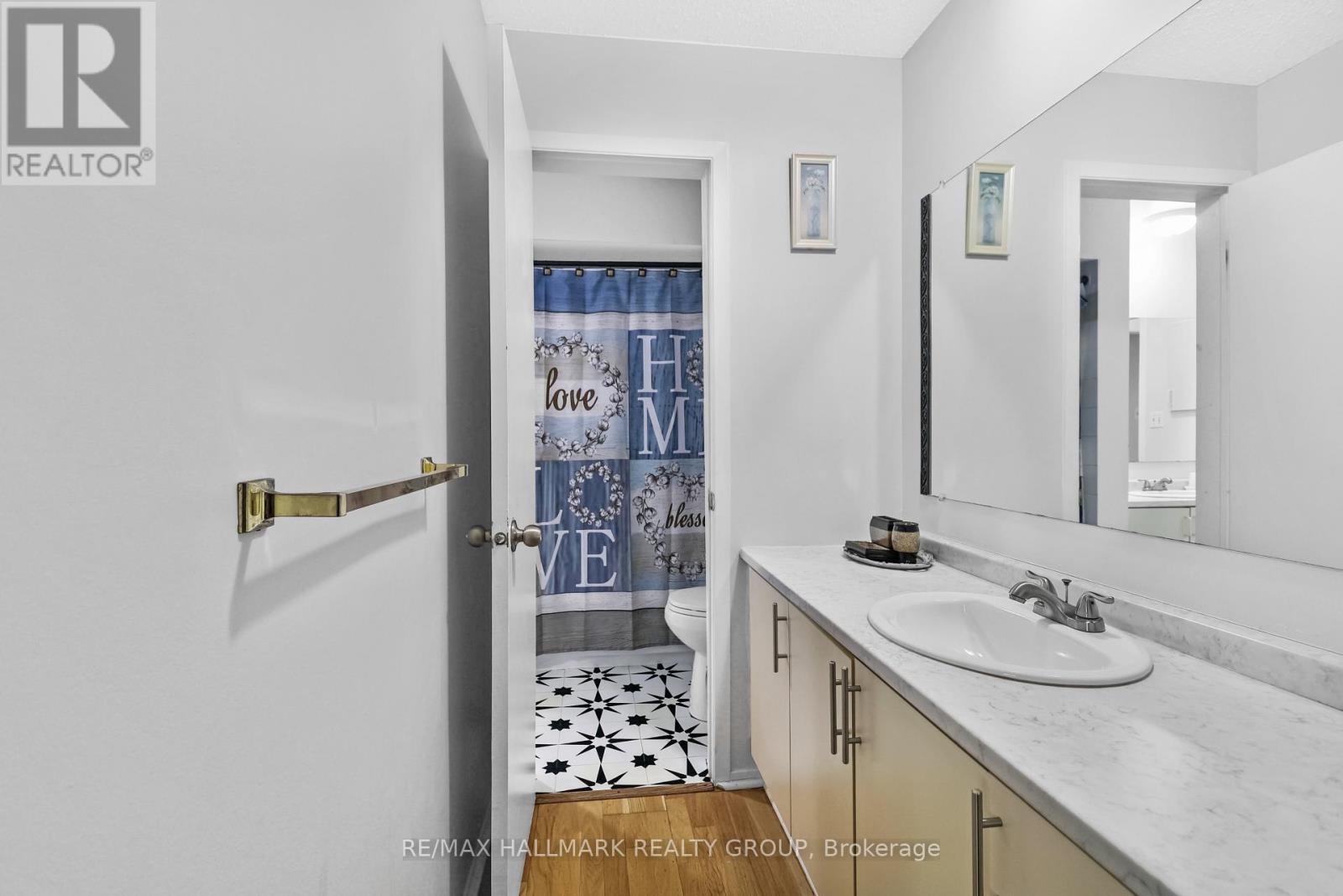 #14 472 VALADE CRESCENT - Image 19