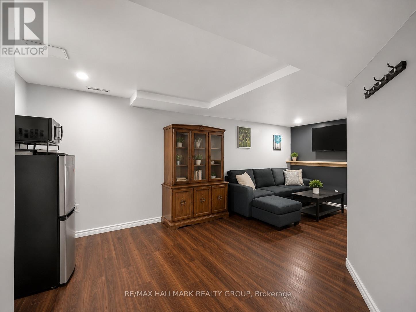 #14 472 VALADE CRESCENT - Image 25
