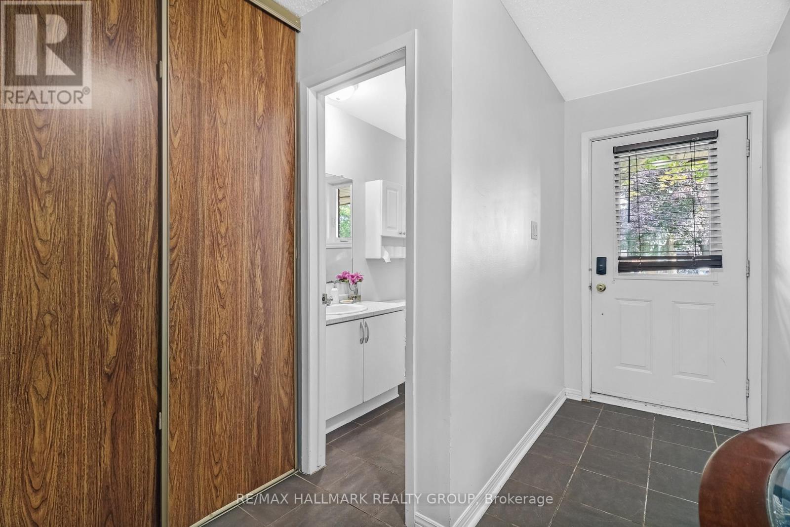 #14 472 VALADE CRESCENT - 6