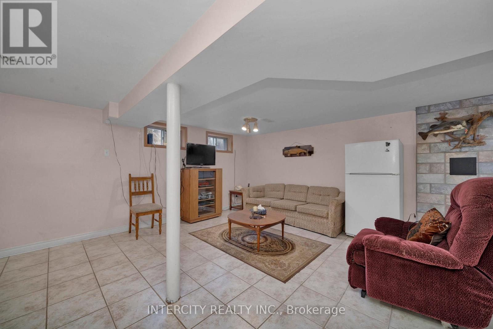 48 GOLDSBORO ROAD - Image 27