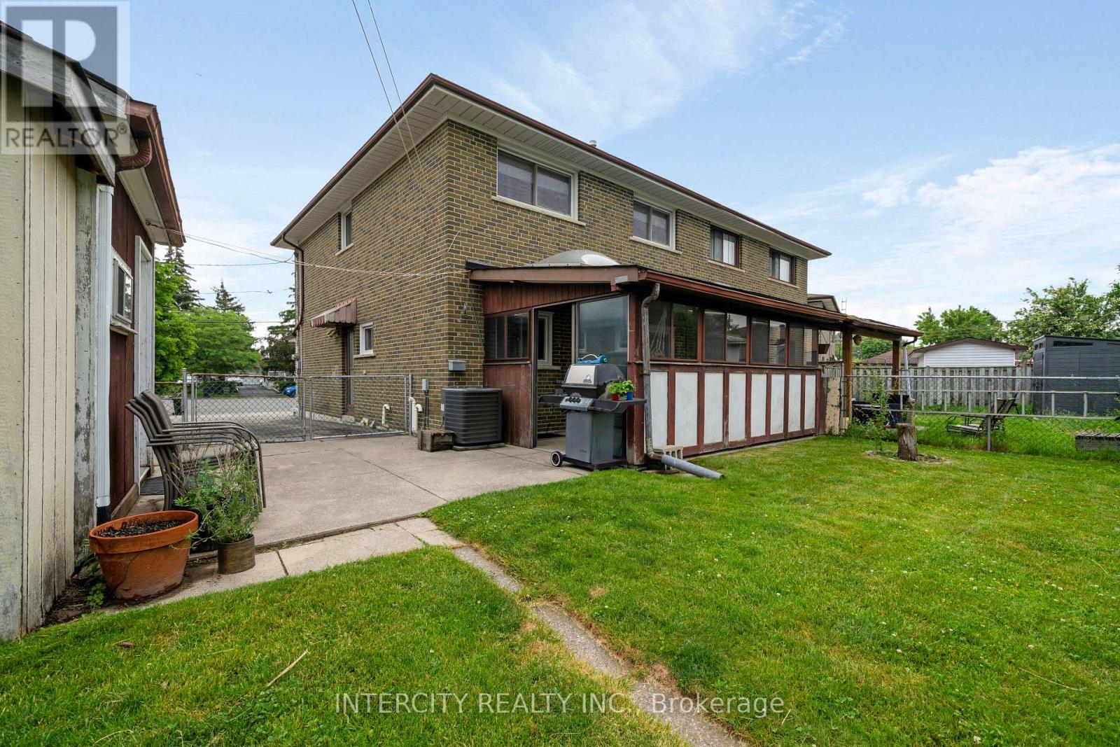 48 GOLDSBORO ROAD - 38