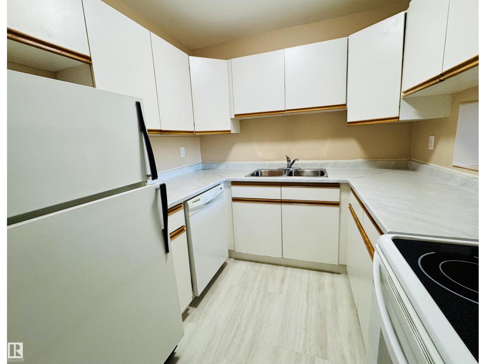 #204 11807 101 ST NW - 4