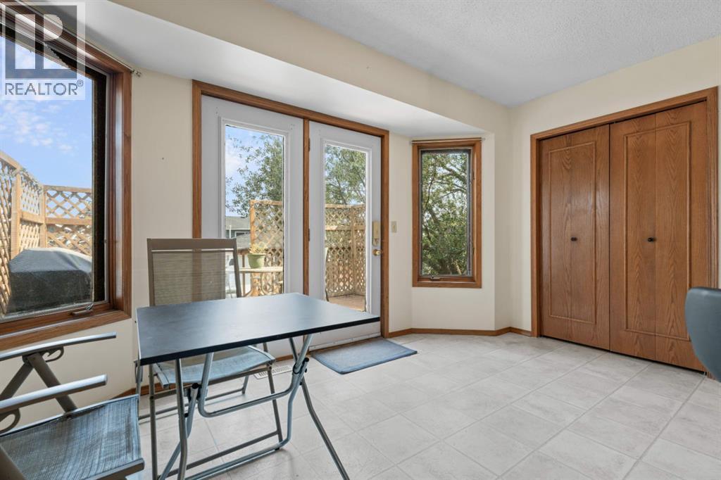 906 7 Street SE - 16