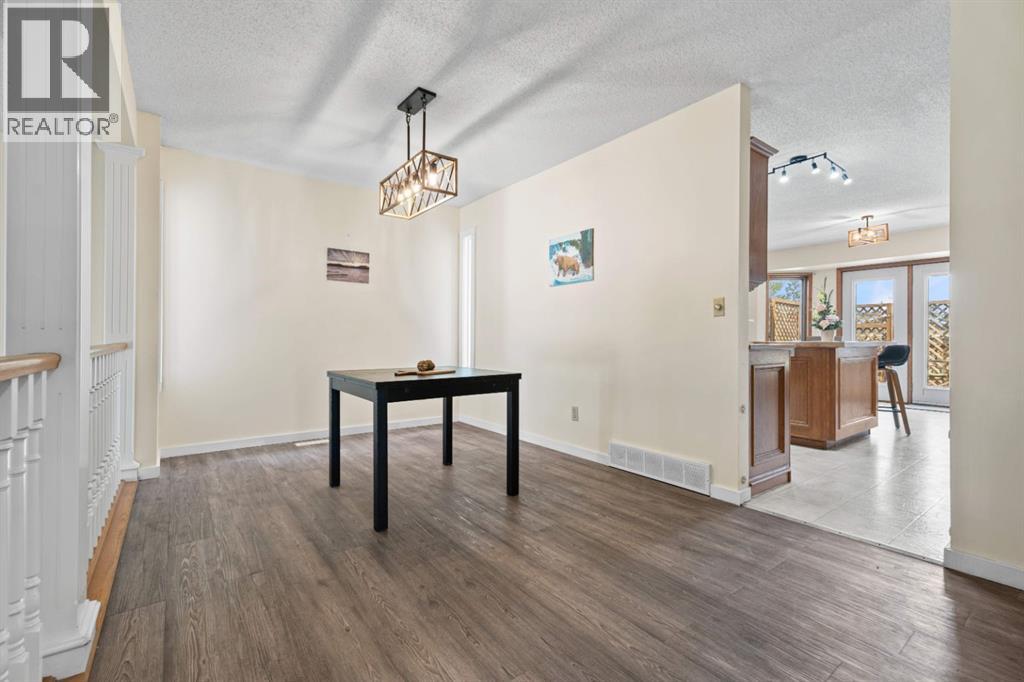906 7 Street SE - Image 8