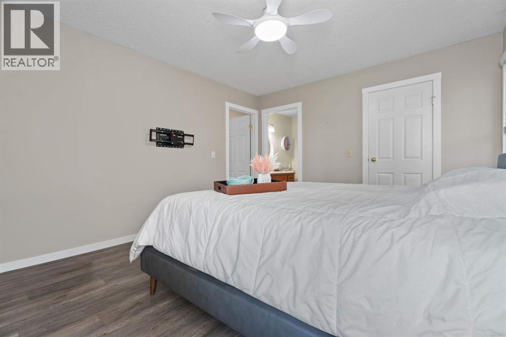 906 7 Street SE - Image 21