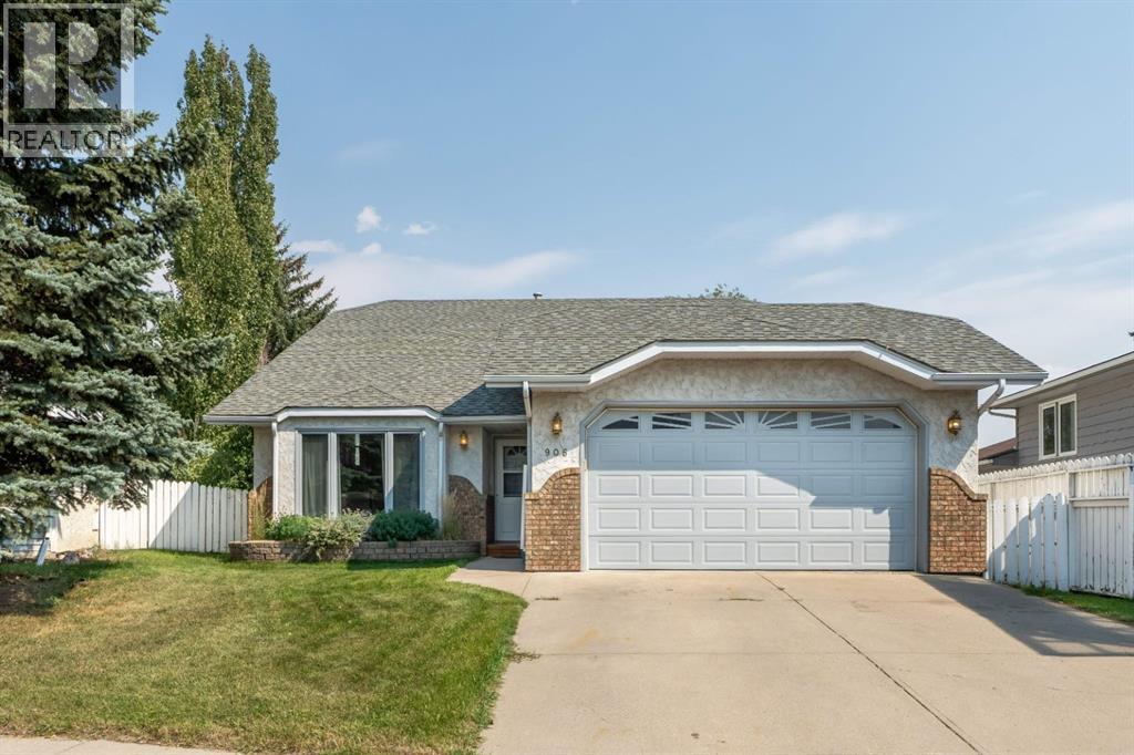 906 7 Street SE - 1