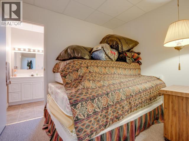6886 HARVIE AVE - 26