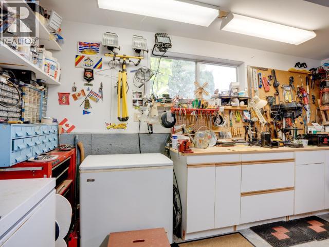 6886 HARVIE AVE - Image 31