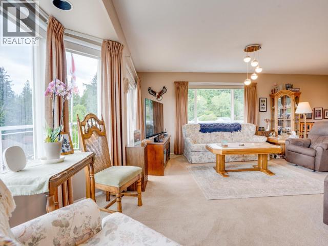 6886 HARVIE AVE - Image 6