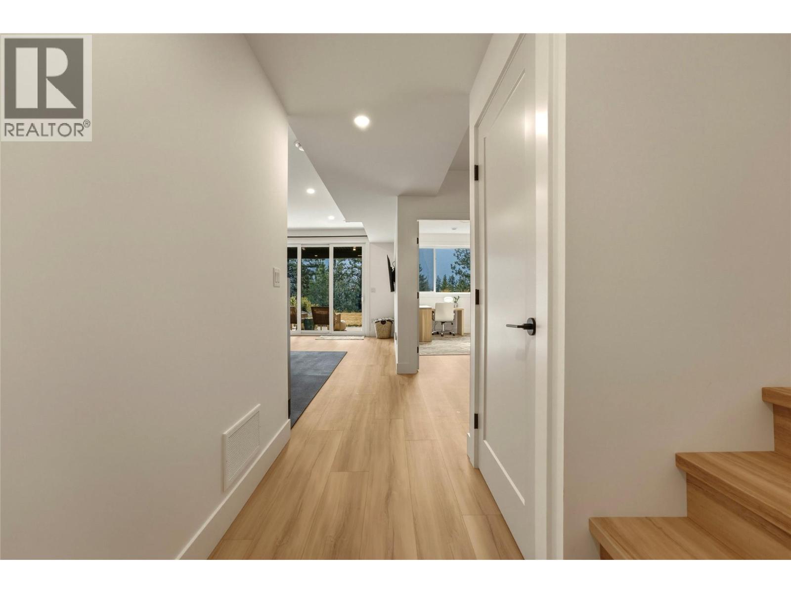 7012 Manning Place - 36