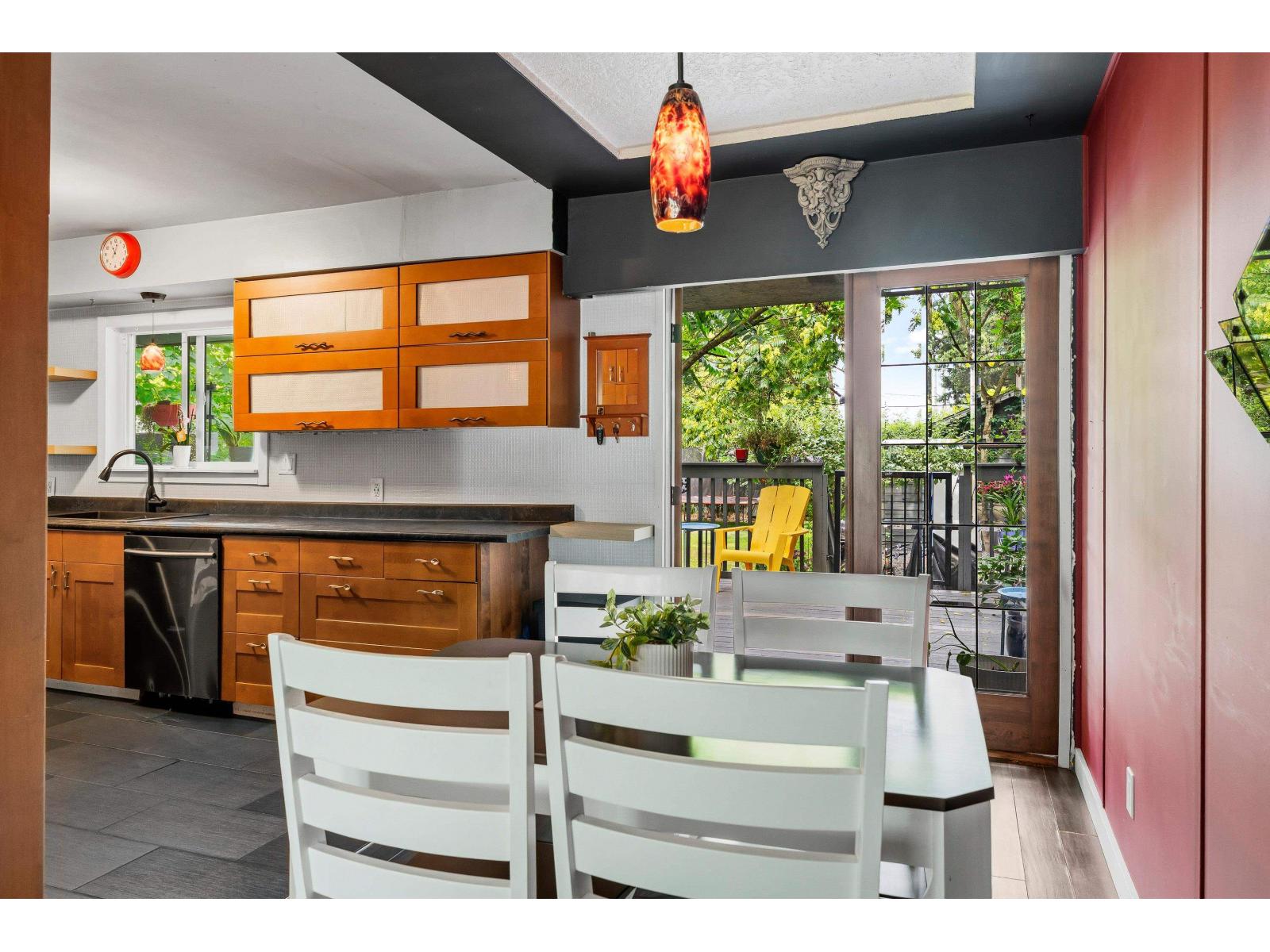 3 Bed, 2 Bath House for Sale in Surrey – 14073 ANTRIM ROAD, Surrey – MLS# R3147549 - Image 13
