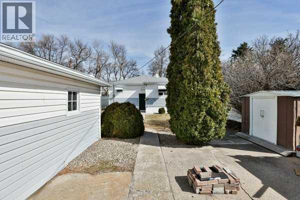 722 20 Street S - 4