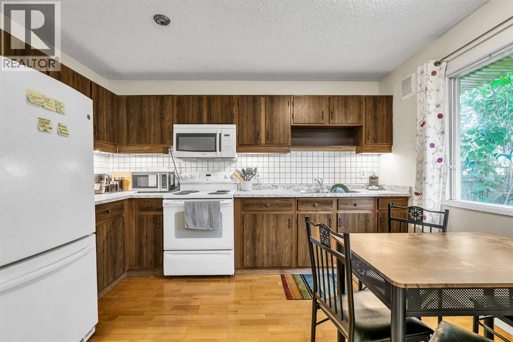 151 Midbend Place SE - 7