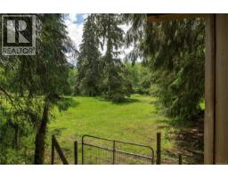 870 Sayward Rd, Sayward, BC V0P1R0 Photo 18