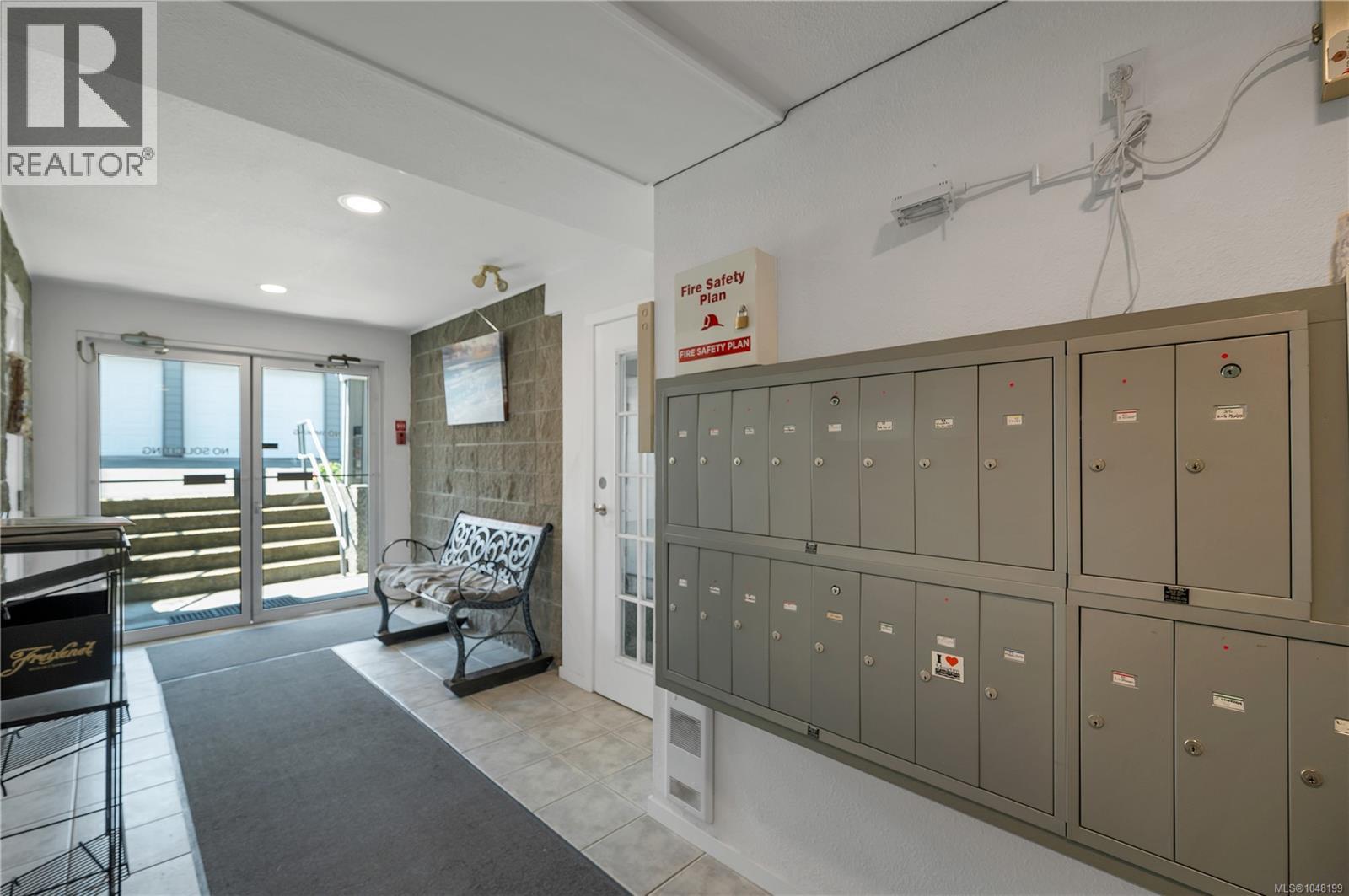 #4G 690 Colwyn St - Image 35