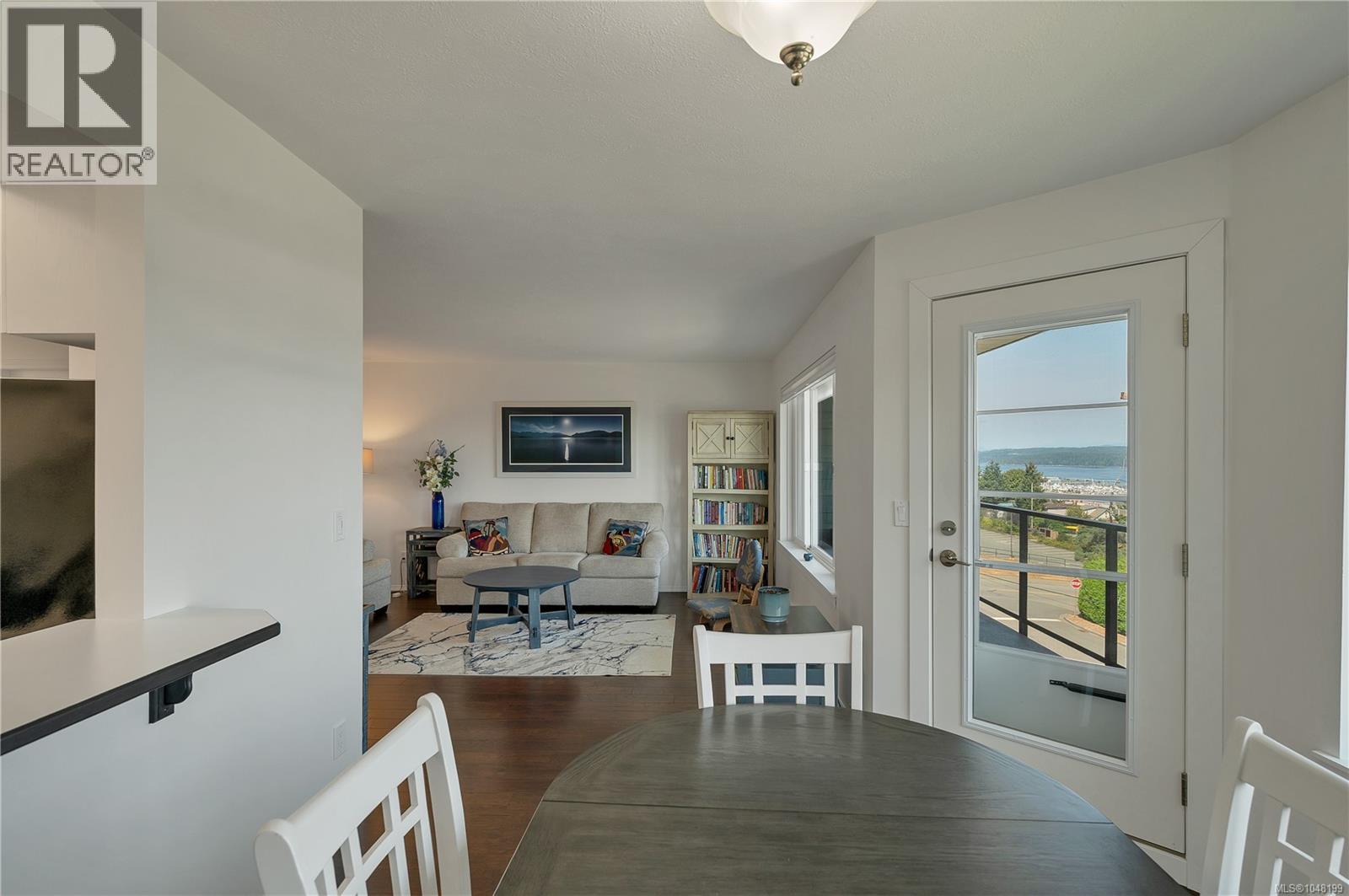 #4G 690 Colwyn St - Image 12