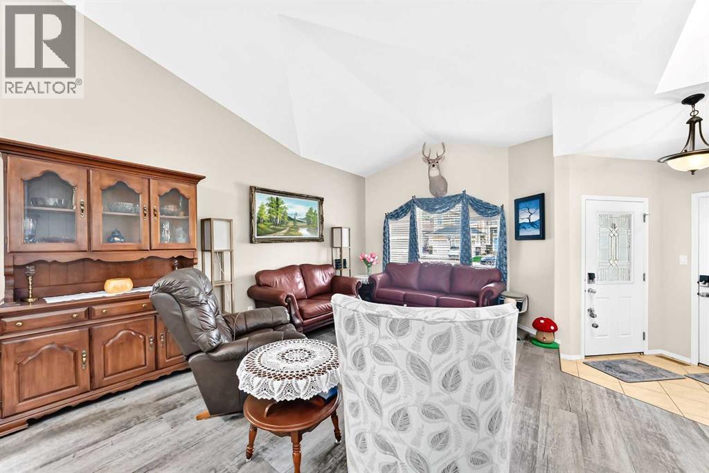 520 Couleesprings Crescent - 11