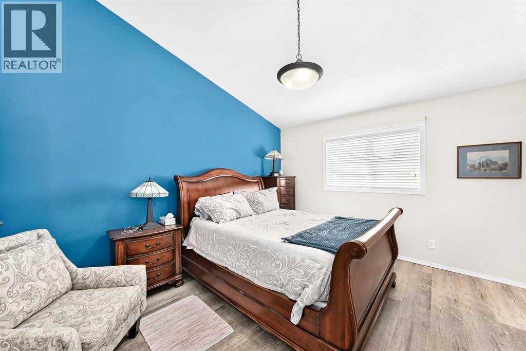 520 Couleesprings Crescent - 13