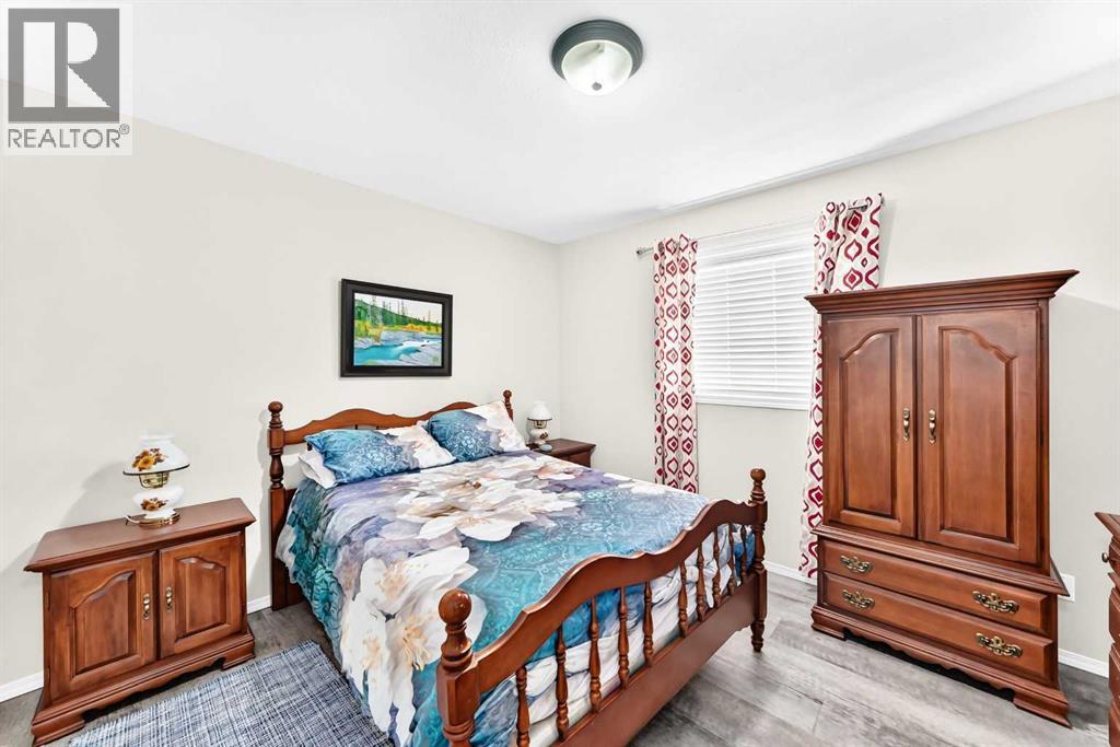 520 Couleesprings Crescent - 16