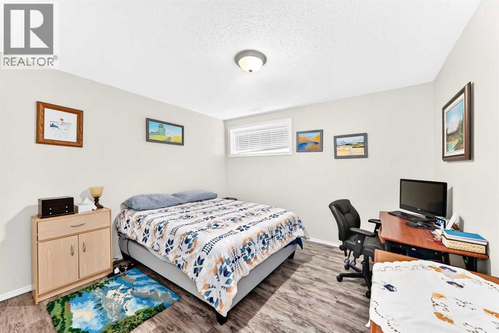 520 Couleesprings Crescent - 22