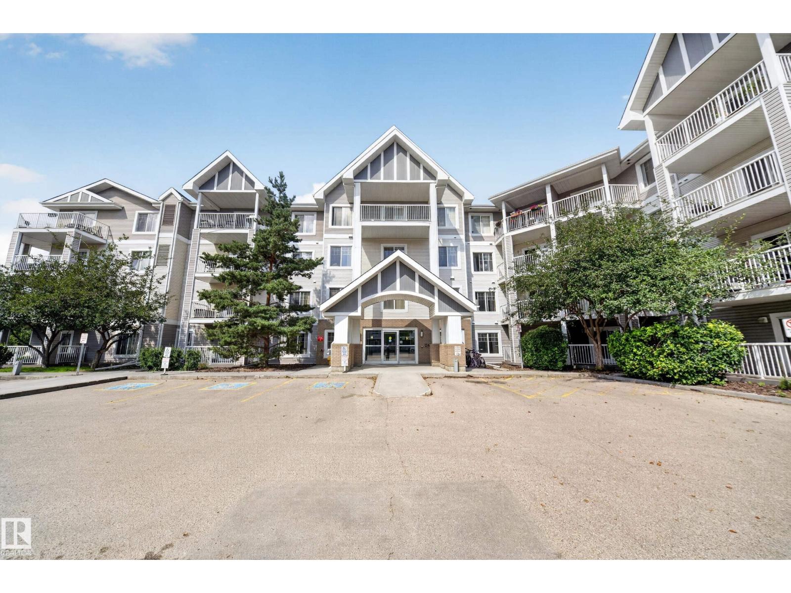 #419 4407 23 ST NW - 32