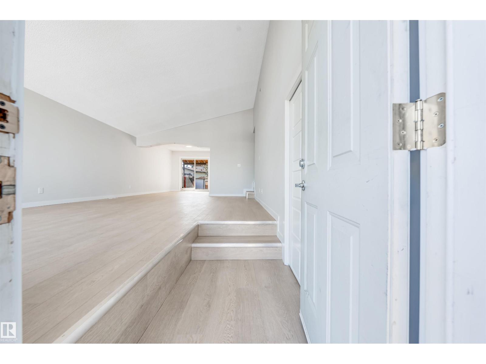 1768 48A ST NW - 10