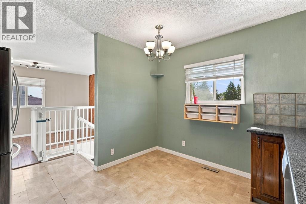 619 101 Avenue SW - 10