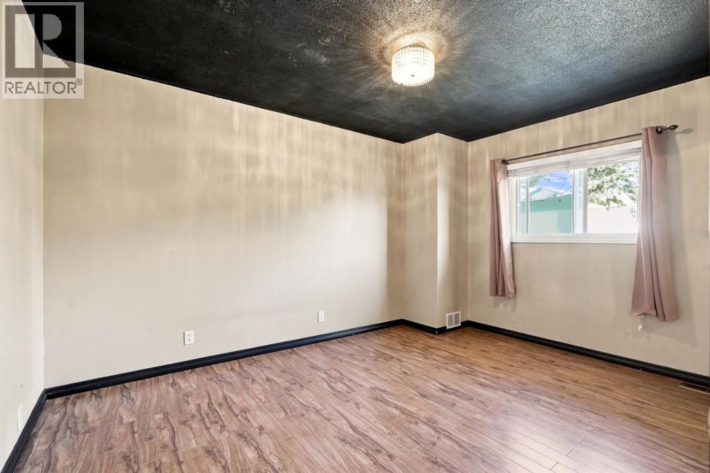 619 101 Avenue SW - 11