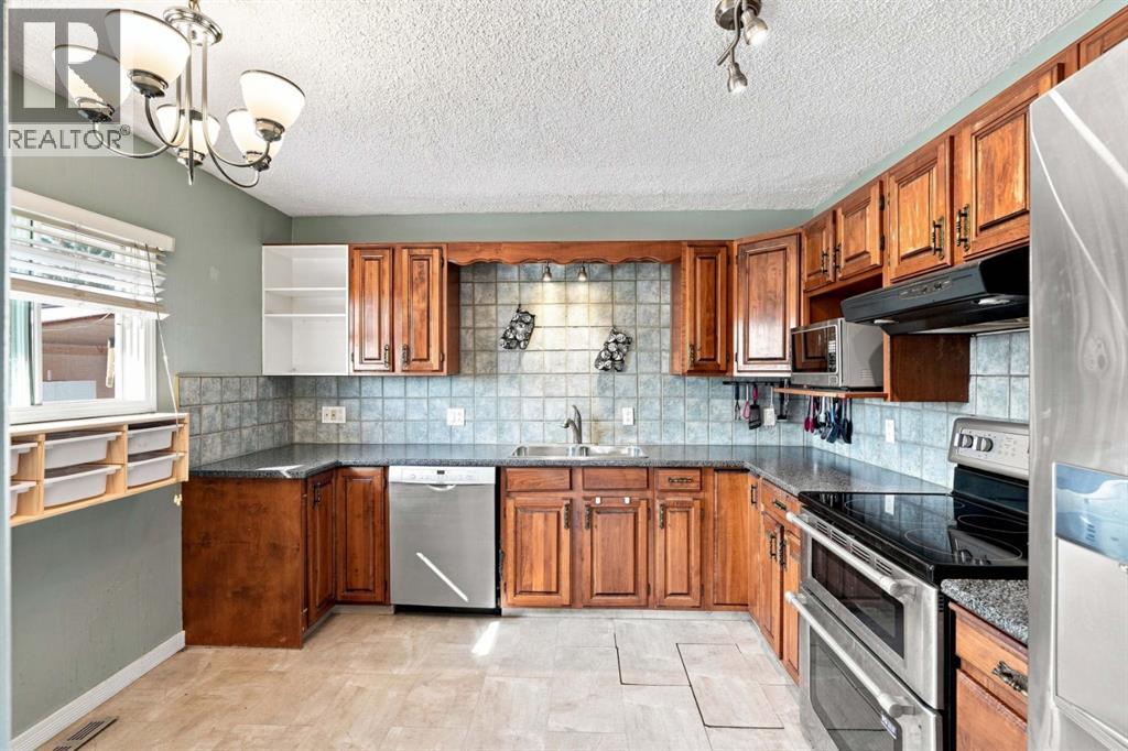 619 101 Avenue SW - 7