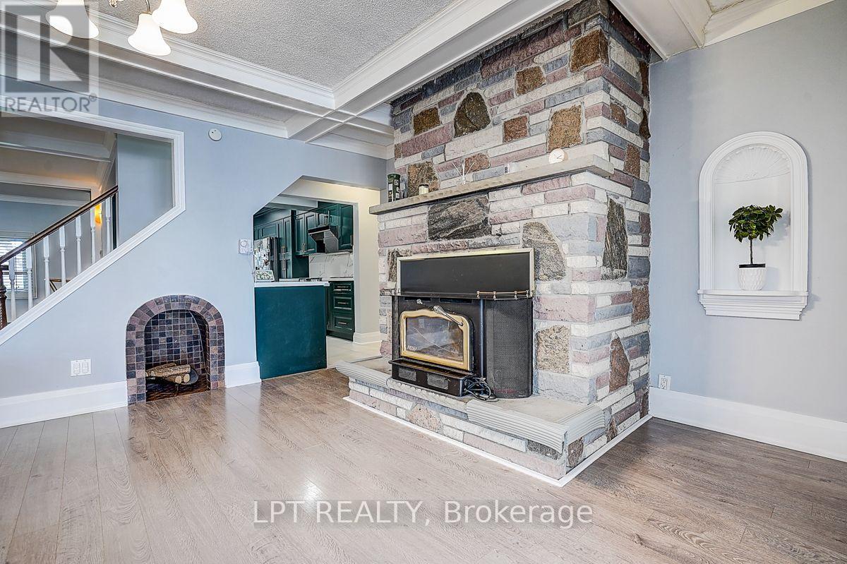 38 METROPOLITAN CRESCENT - 21