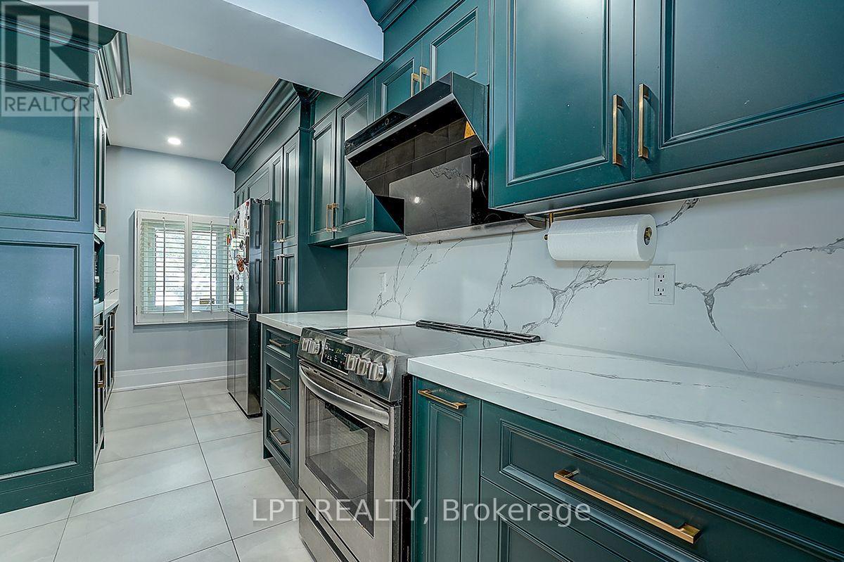 38 METROPOLITAN CRESCENT - 27