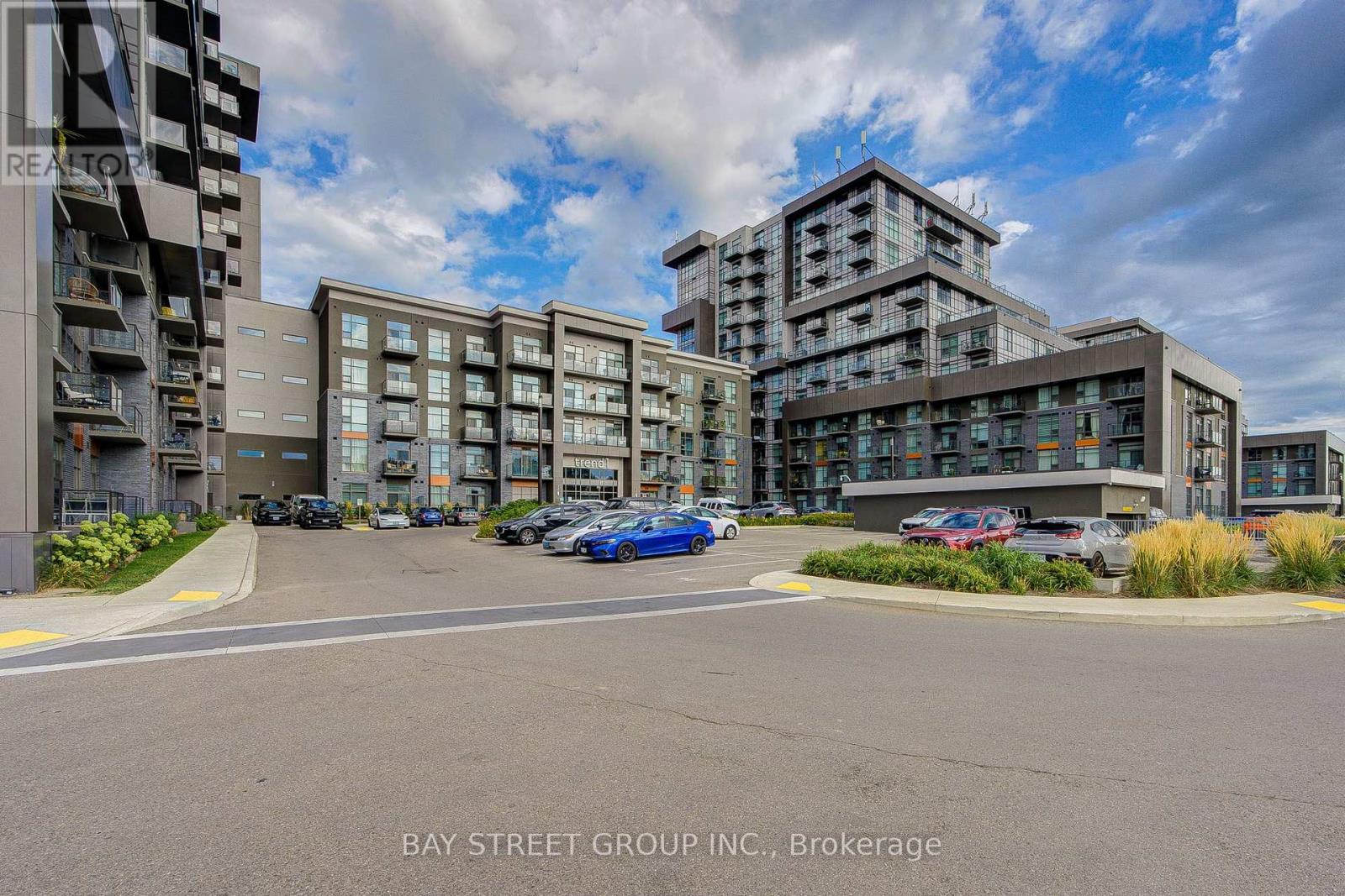 Photo of 450 Dundas Street