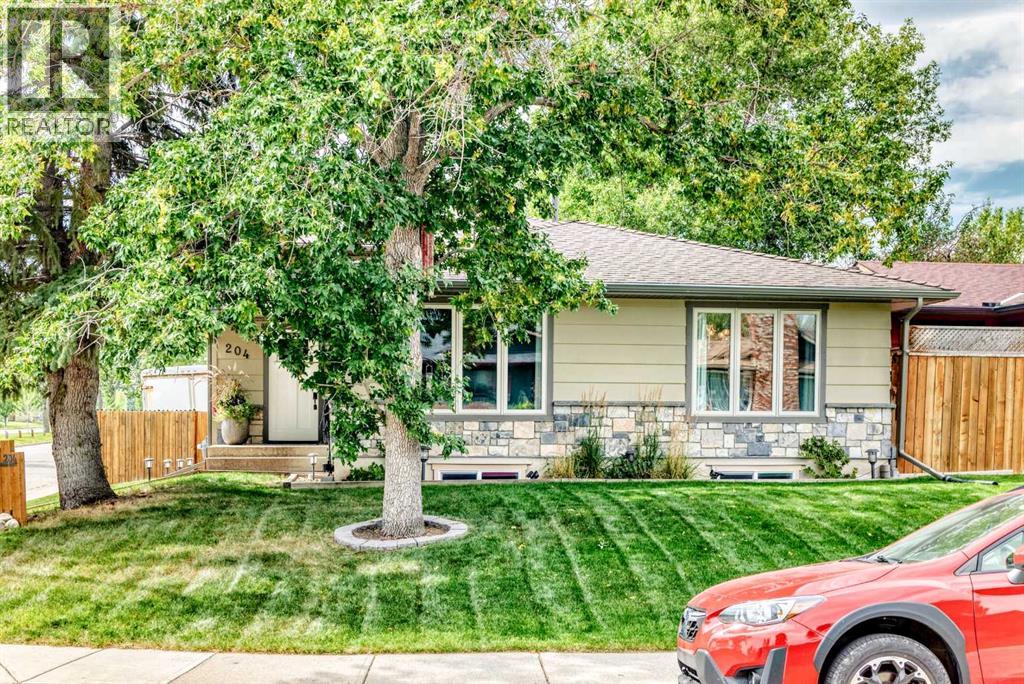 204 Midridge Crescent SE - 2