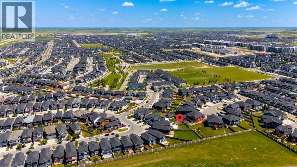 227 Redstone Heights NE - 4