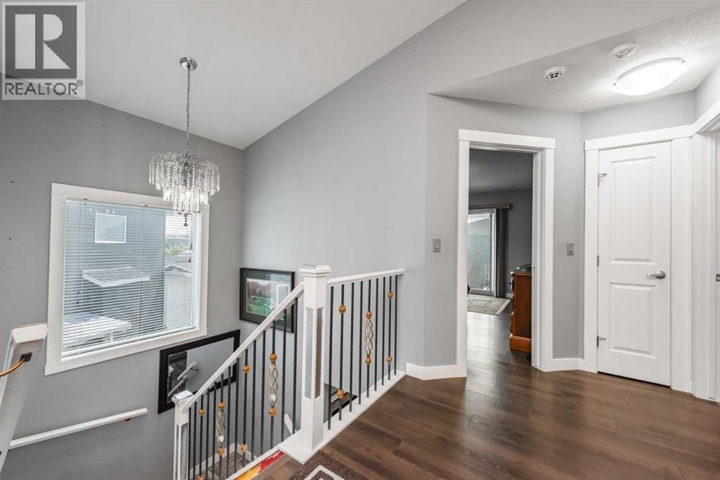 227 Redstone Heights NE - 23