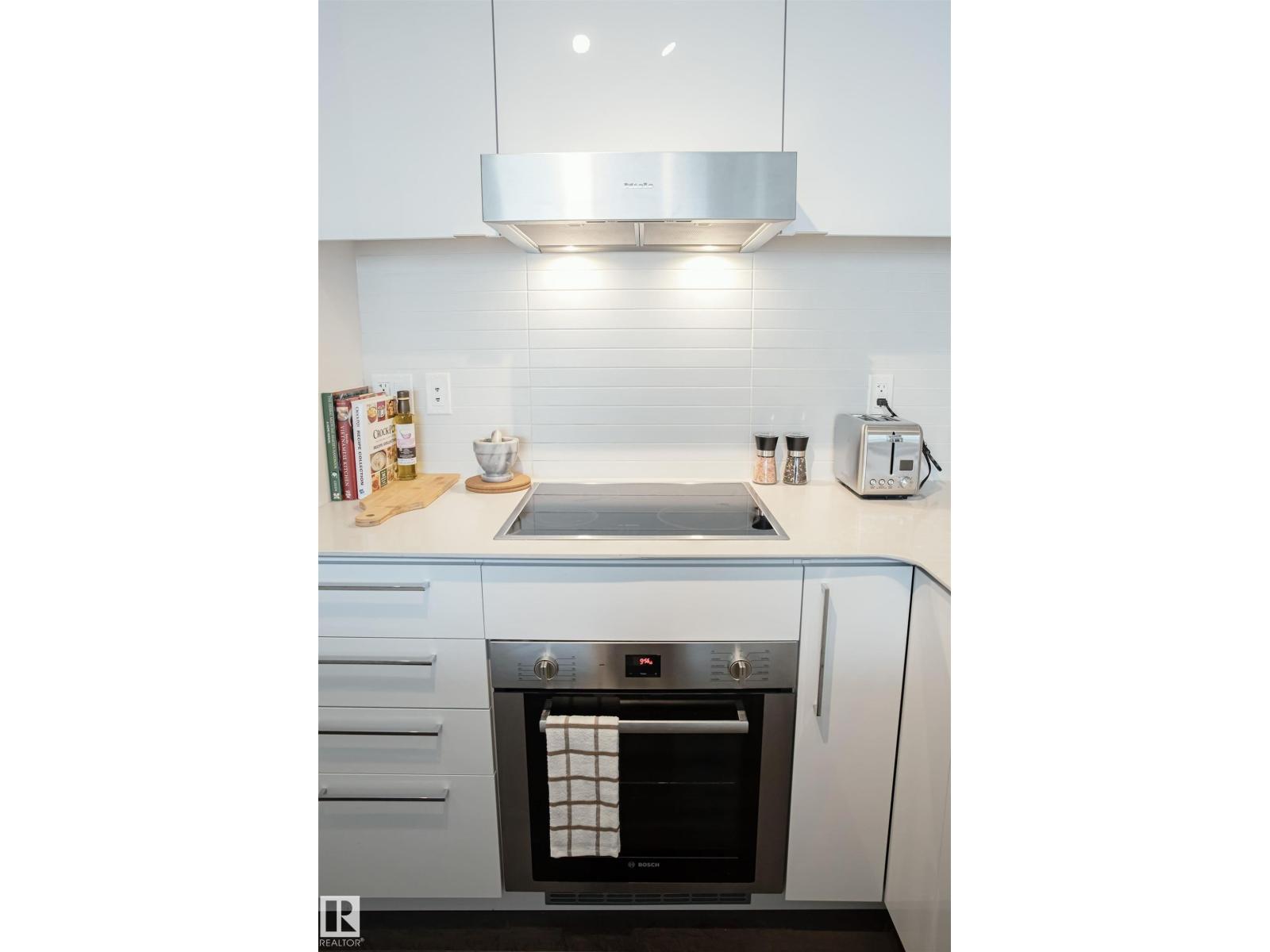 #3410 10360 102 ST NW - 10