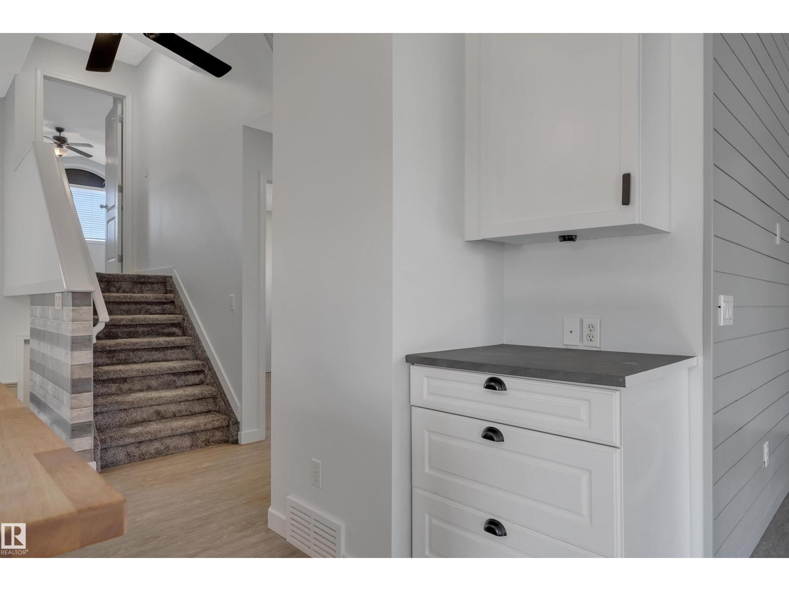 32 MEADOWVIEW DR - Image 16