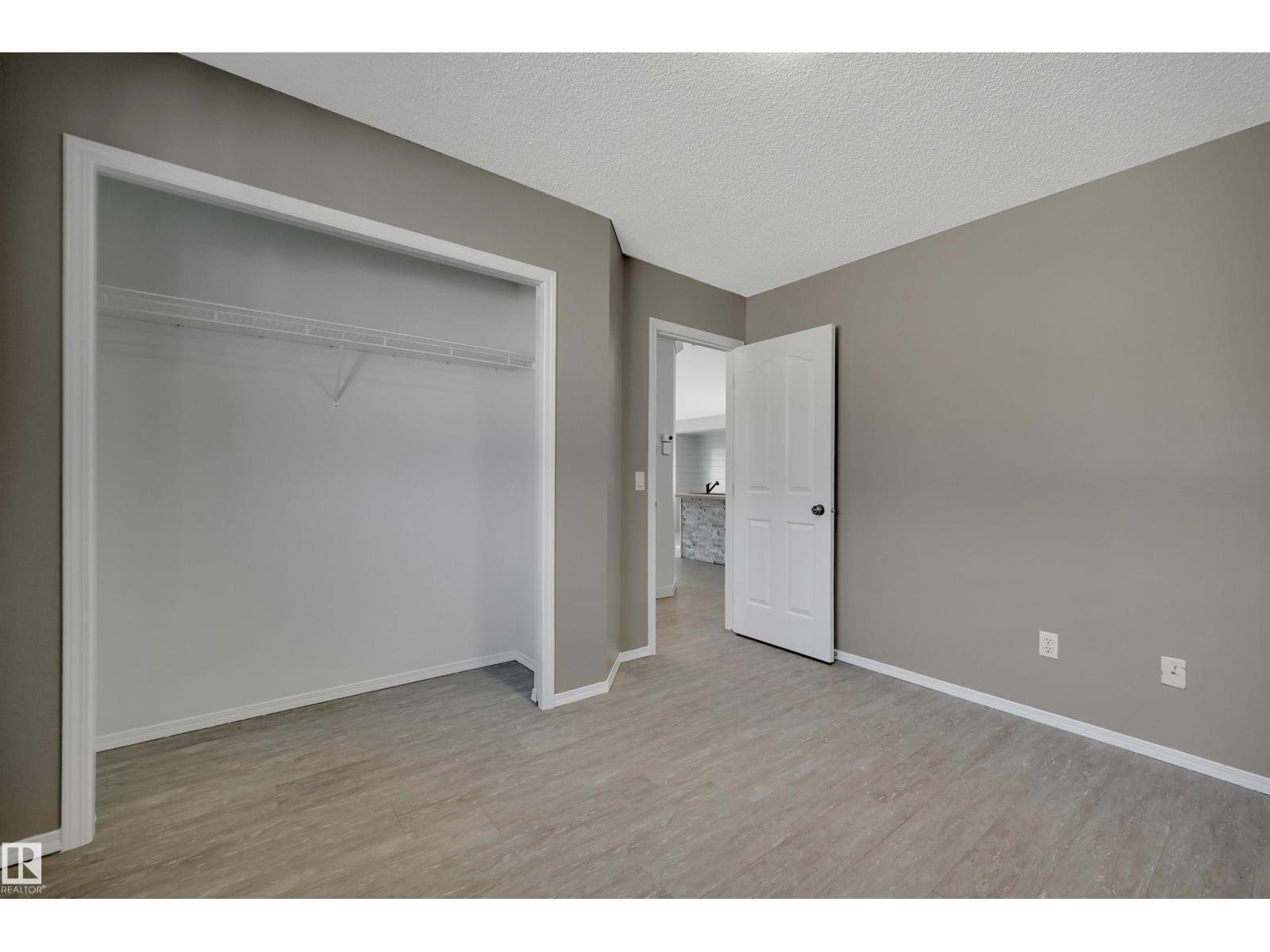 32 MEADOWVIEW DR - Image 25