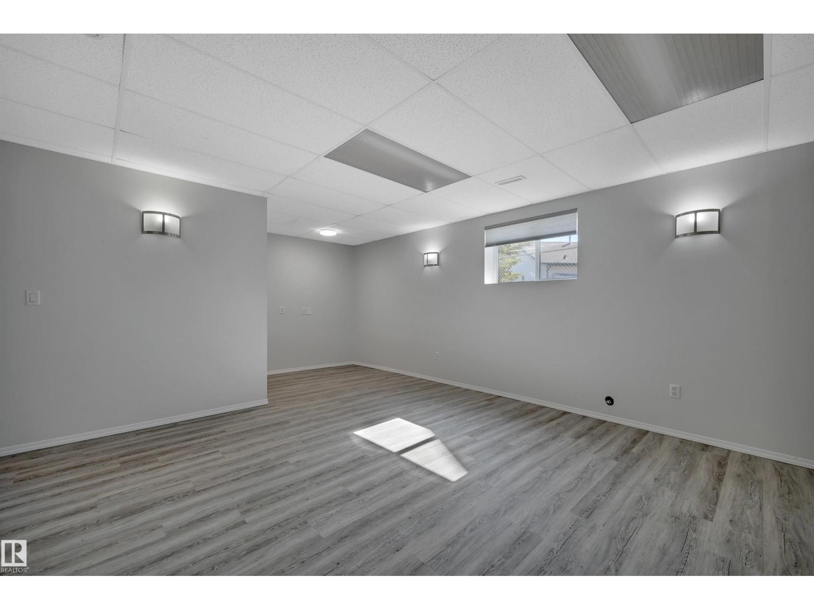 32 MEADOWVIEW DR - Image 35
