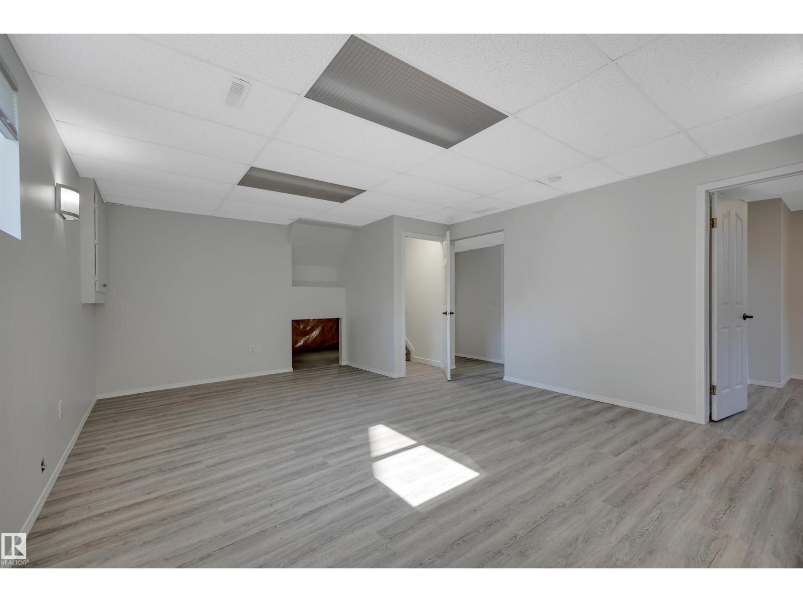 32 MEADOWVIEW DR - Image 37
