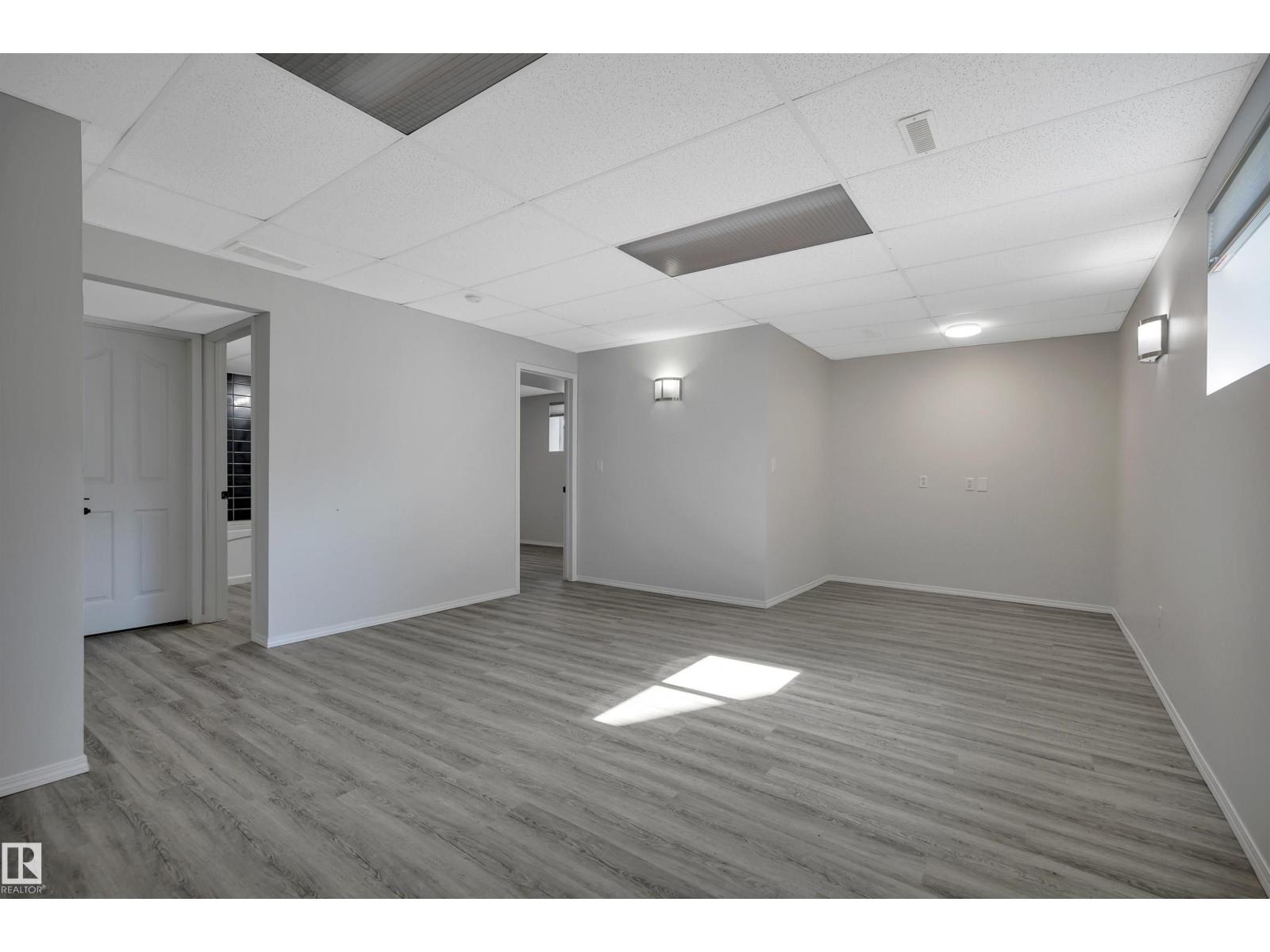 32 MEADOWVIEW DR - Image 38