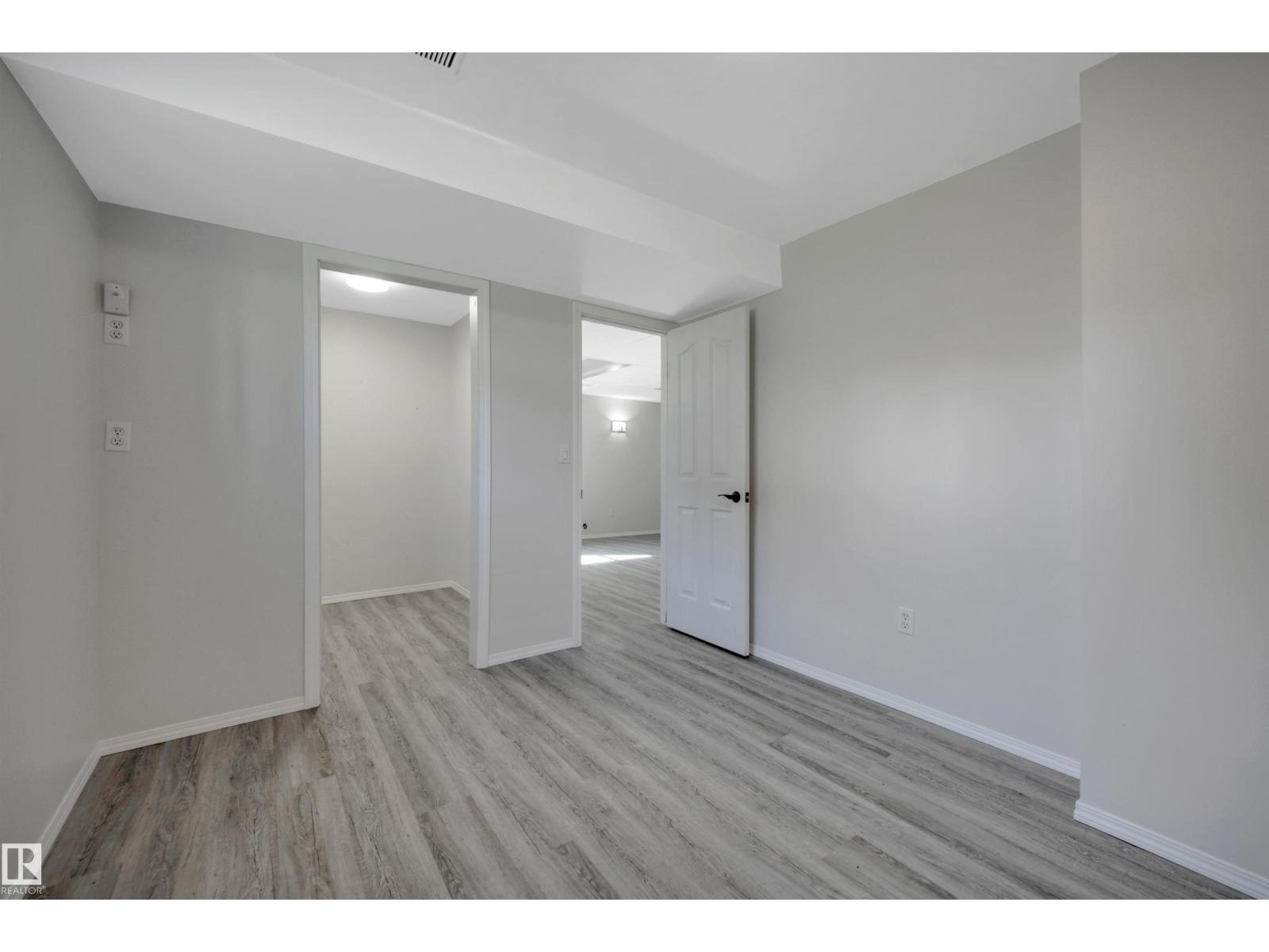 32 MEADOWVIEW DR - Image 40