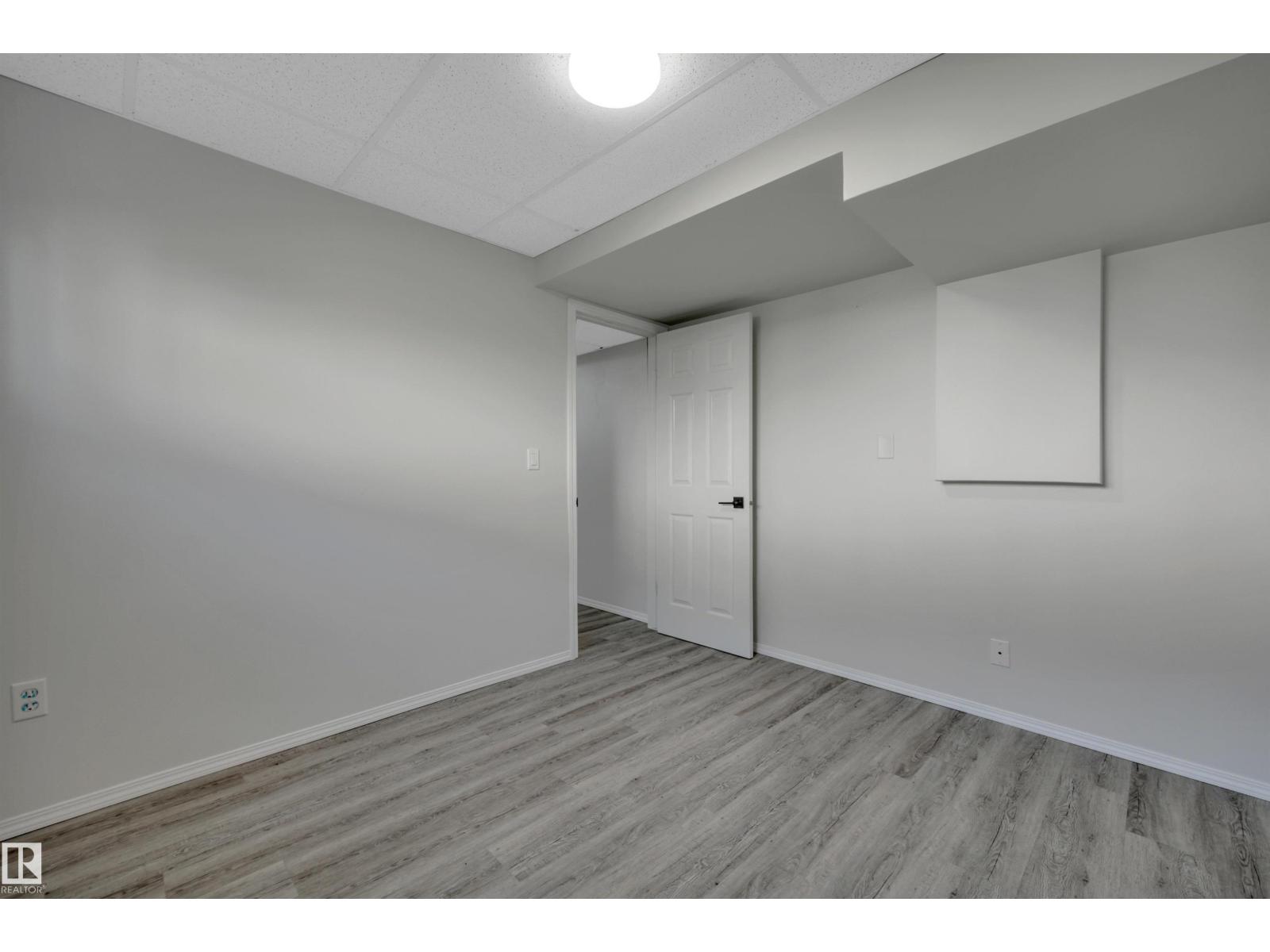 32 MEADOWVIEW DR - Image 43