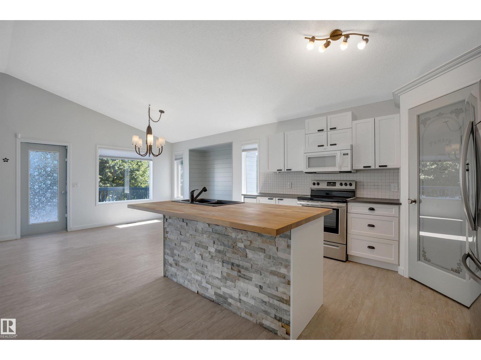 32 MEADOWVIEW DR - Image 8