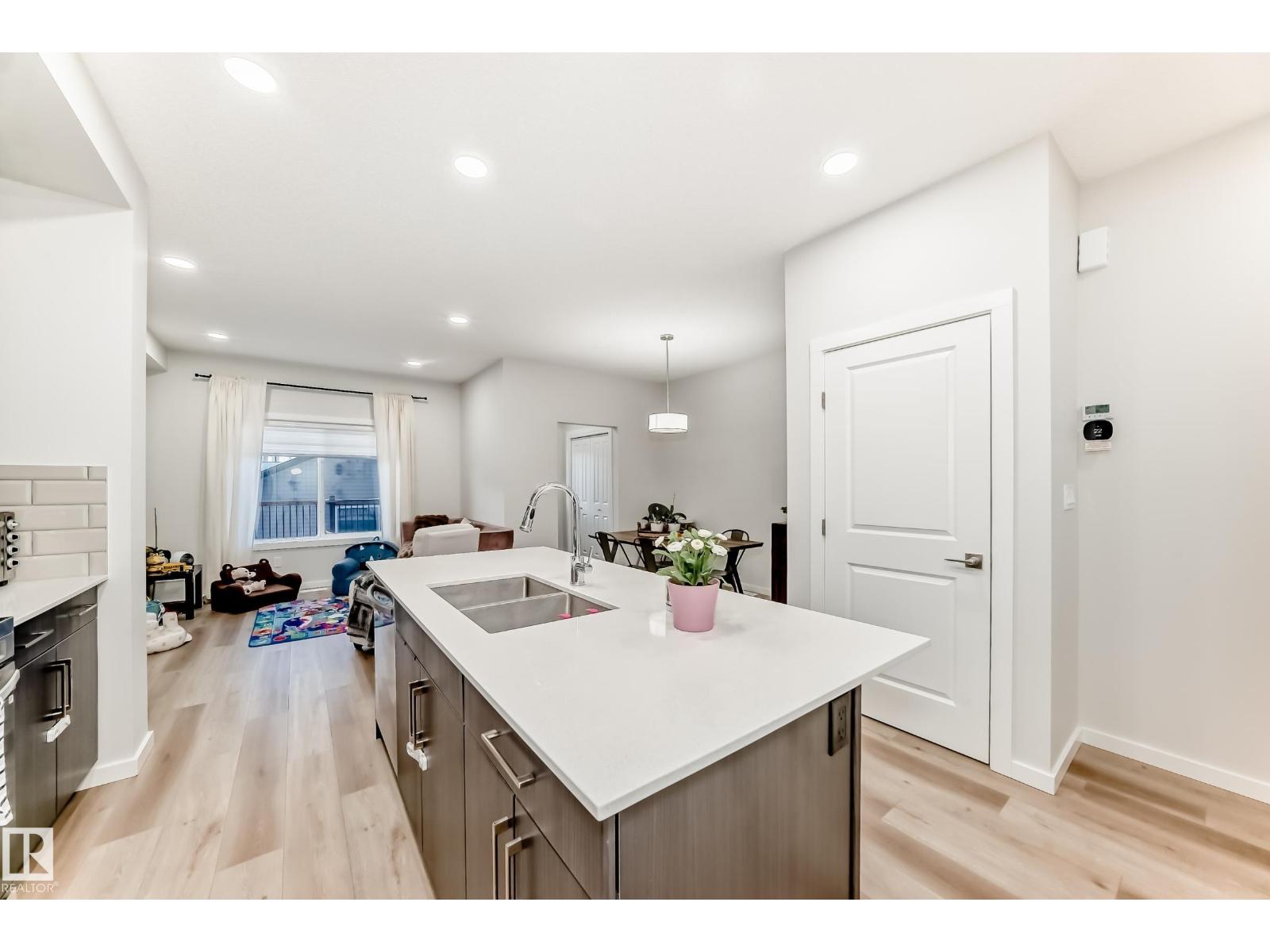 332 29 ST SW - 11