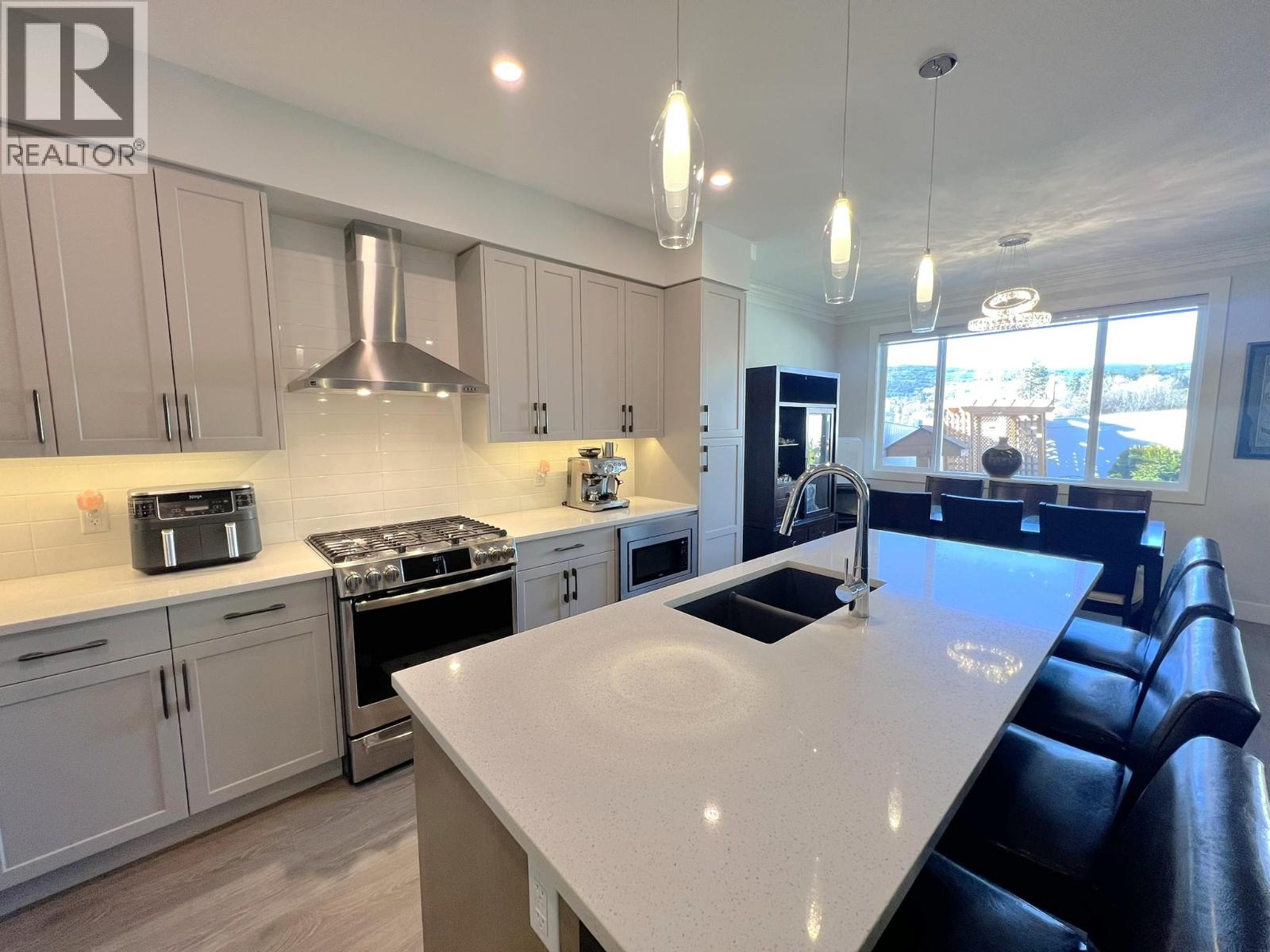 3369 Hawks Crescent - 8