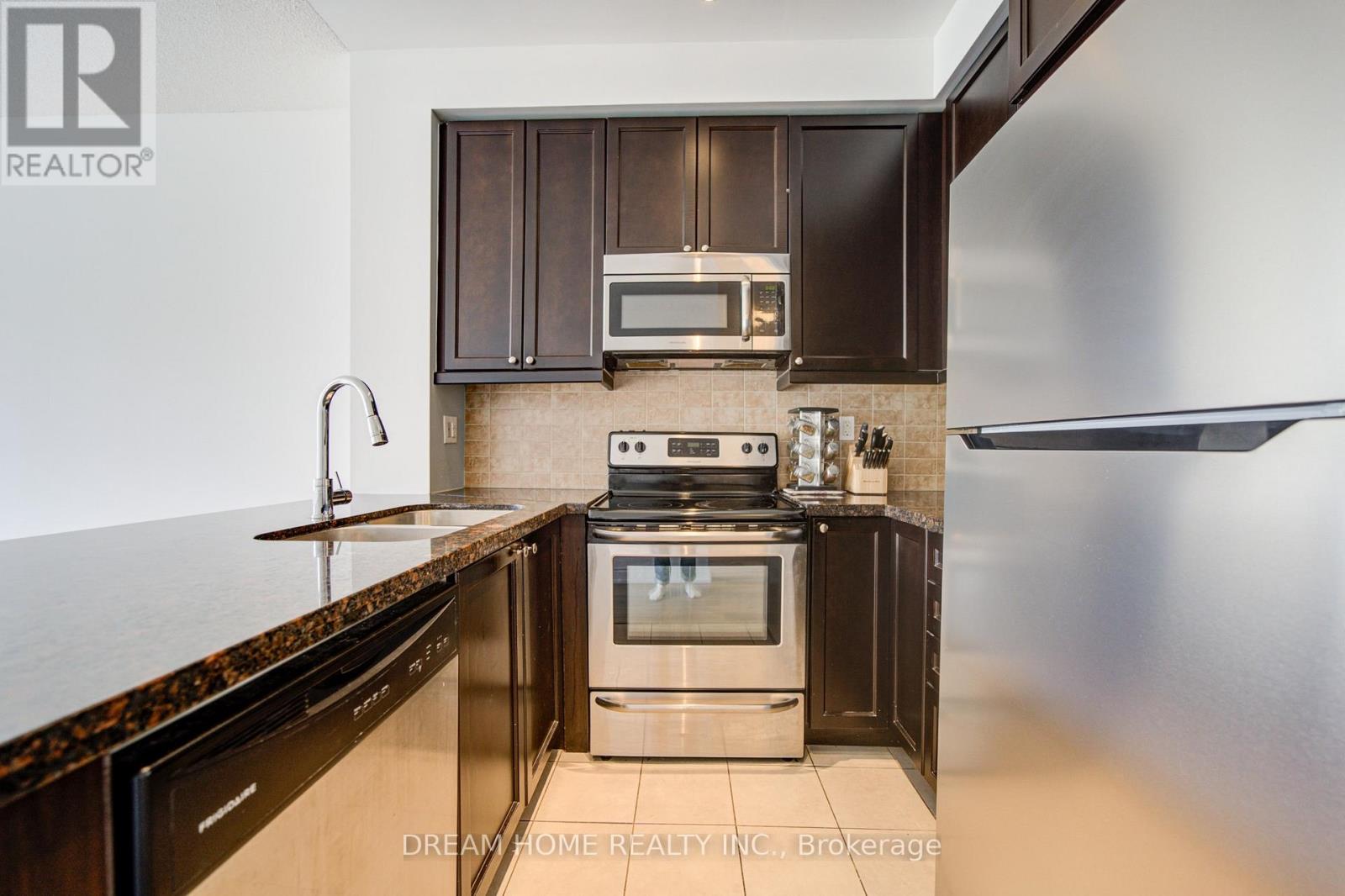 #322 2396 MAJOR MACKENZIE DRIVE - 12