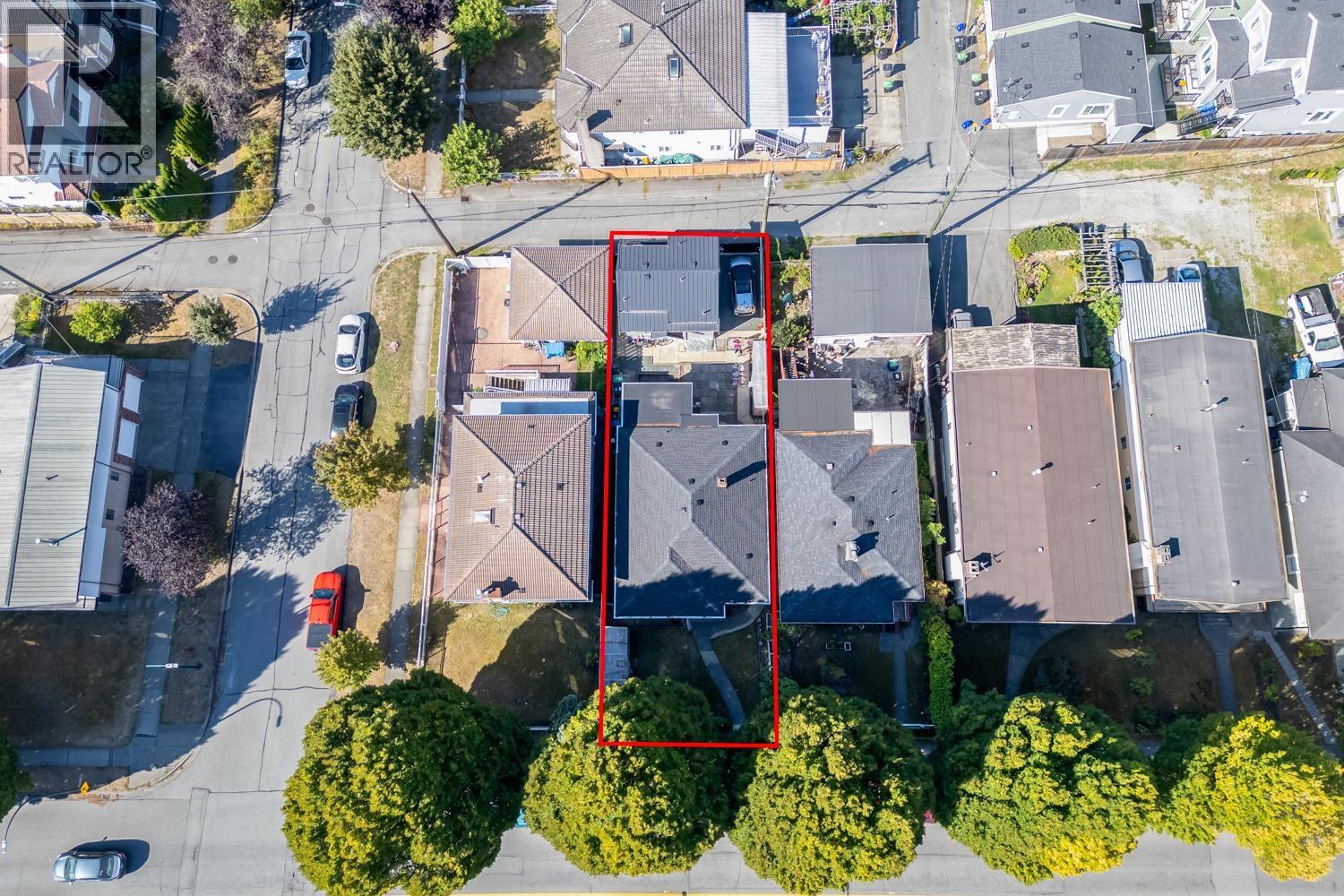 1315 33RD Avenue, Vancouver, British Columbia, V5V3B8, Vancouver, British Columbia — photo 2 of 5