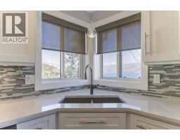 3pc Ensuite bath - 5284 Clarence Road, Peachland, BC V0H1X2 Photo 9
