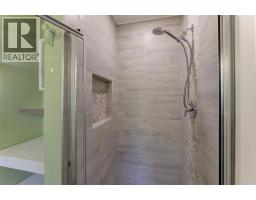 5284 Clarence Road, Peachland, BC V0H1X2 Photo 23